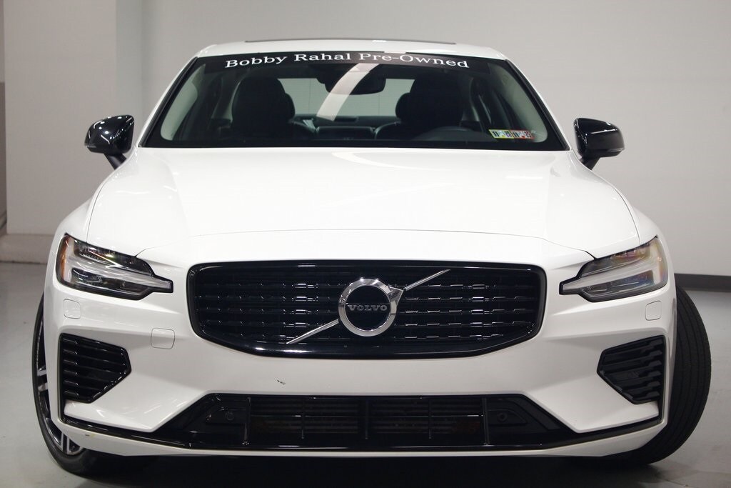 2022 Volvo S60 Recharge T8 R-Design Expression photo 3