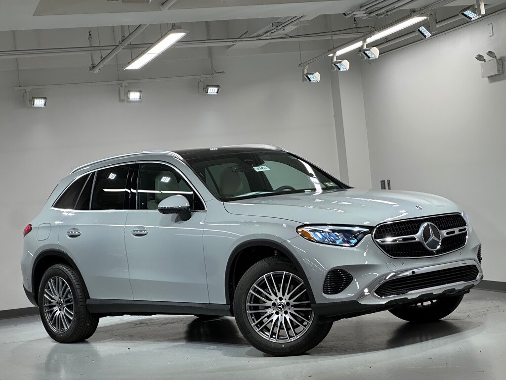 2026 Mercedes Benz GLC 300 4MATIC photo 2