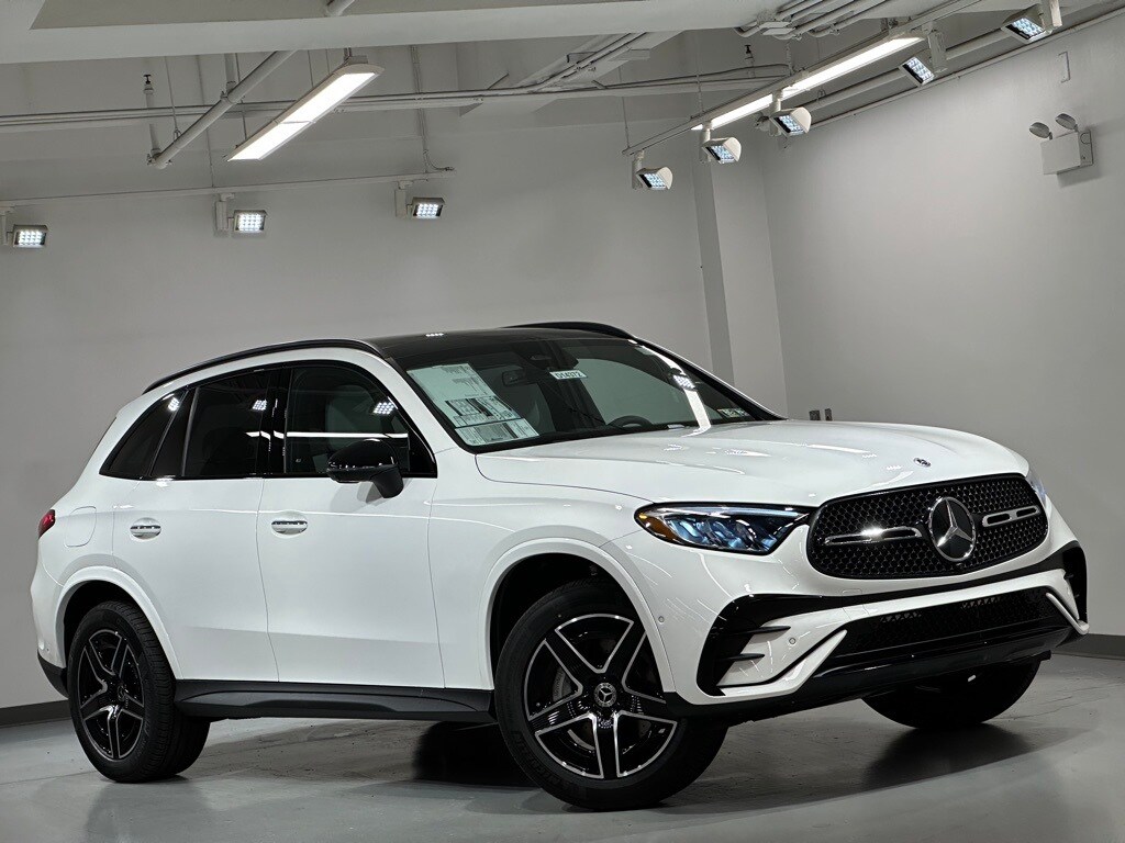 2026 Mercedes Benz GLC 300 4MATIC photo 2