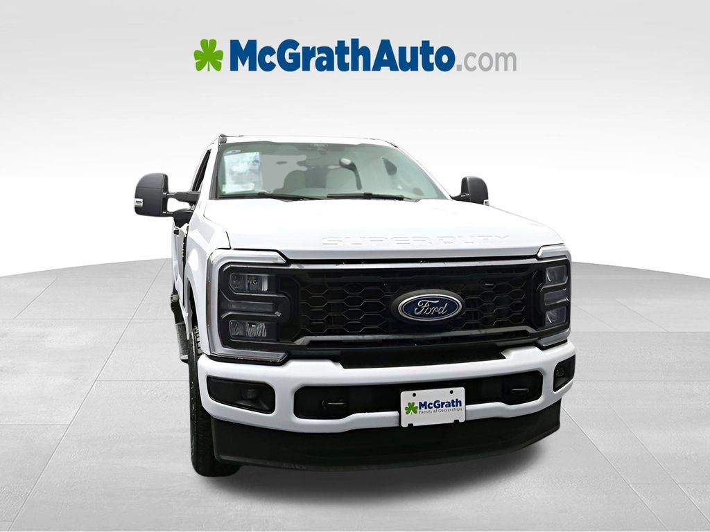 2025 Ford F-350 XL photo 3