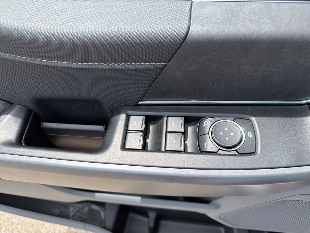 2025 Ford F-150 XLT - Photo 18