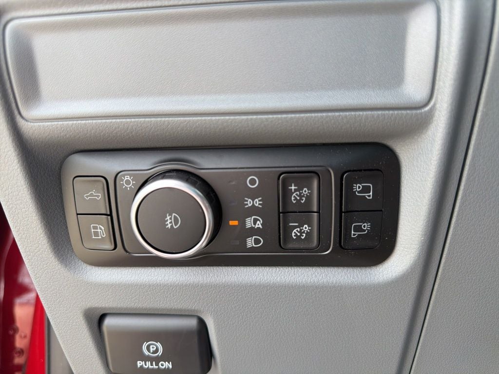 2025 Ford F-150 XLT - Photo 16