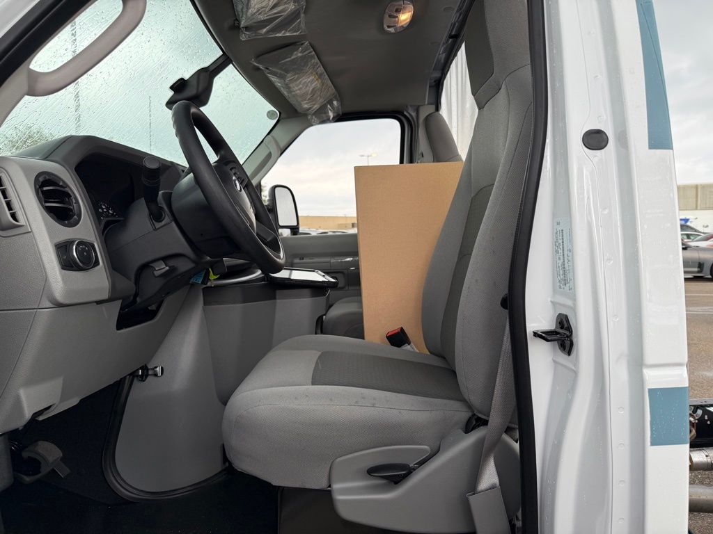 2026 Ford E-Series Cutaway Base - Photo 20