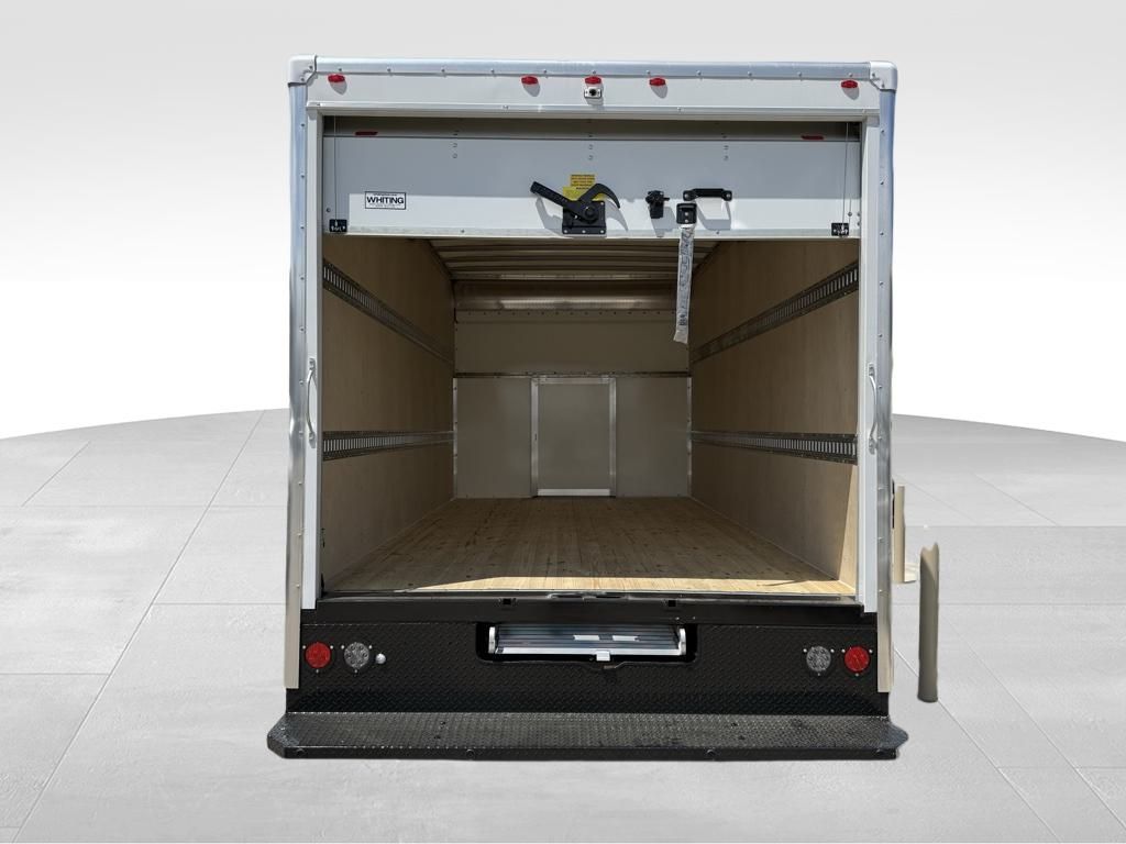 2025 Ford E-450 photo 3