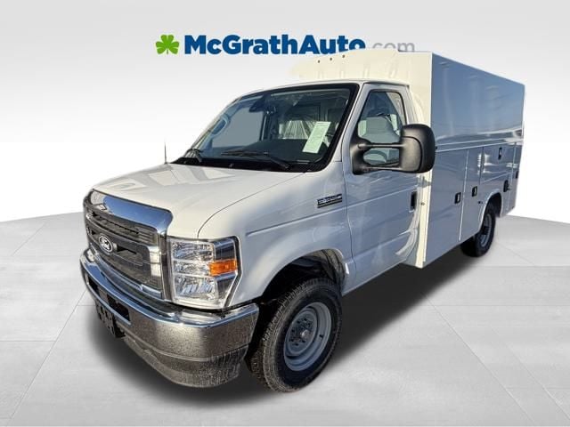 2026 Ford E-Series SRW E-350 Super Duty 138 in WB's photo