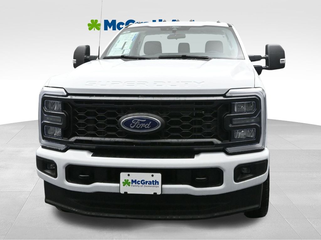 2025 Ford F-350 XL photo 4