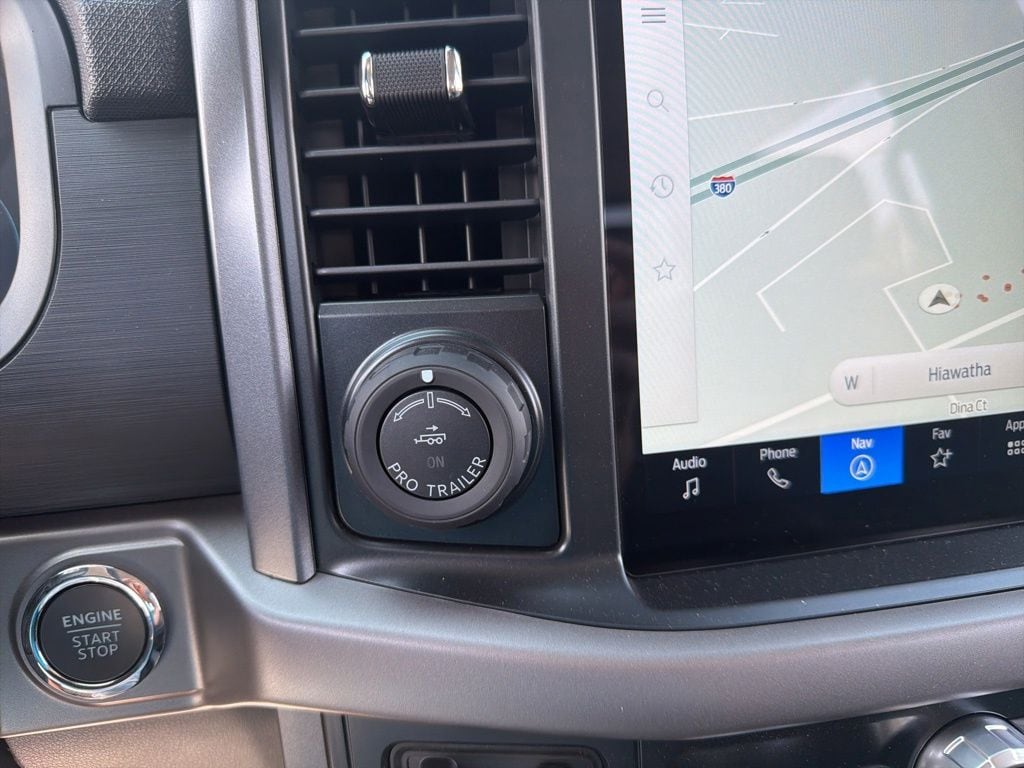 2025 Ford F-150 XLT - Photo 14