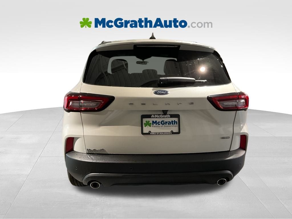 2025 Ford Escape Hybrid ST-Line photo 4