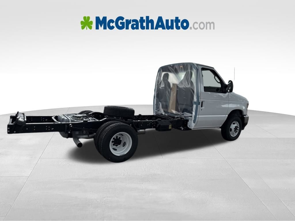 2026 Ford E-Series Cutaway Base - Photo 7