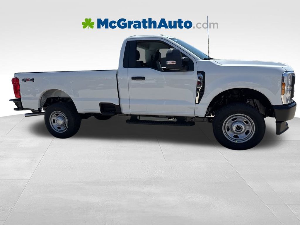 2025 Ford F-350 photo 2