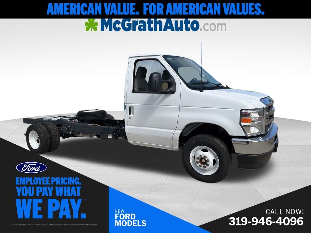 2026 Ford E-Series DRW E-450 Super Duty 158 in WB's photo