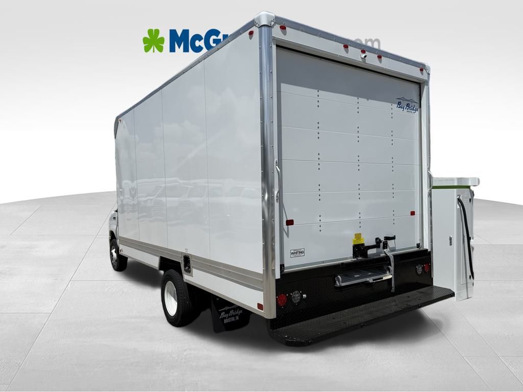 2025 Ford E-450 photo 2