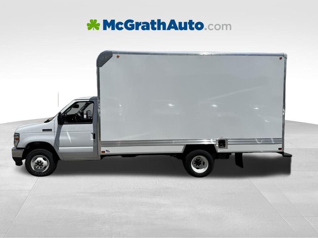 2025 Ford E-450 photo 3