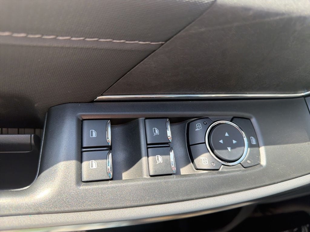 2025 Ford F-150 XLT - Photo 19