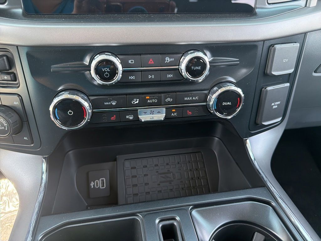 2025 Ford F-150 XLT - Photo 11