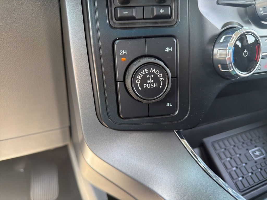 2025 Ford F-150 XLT - Photo 8