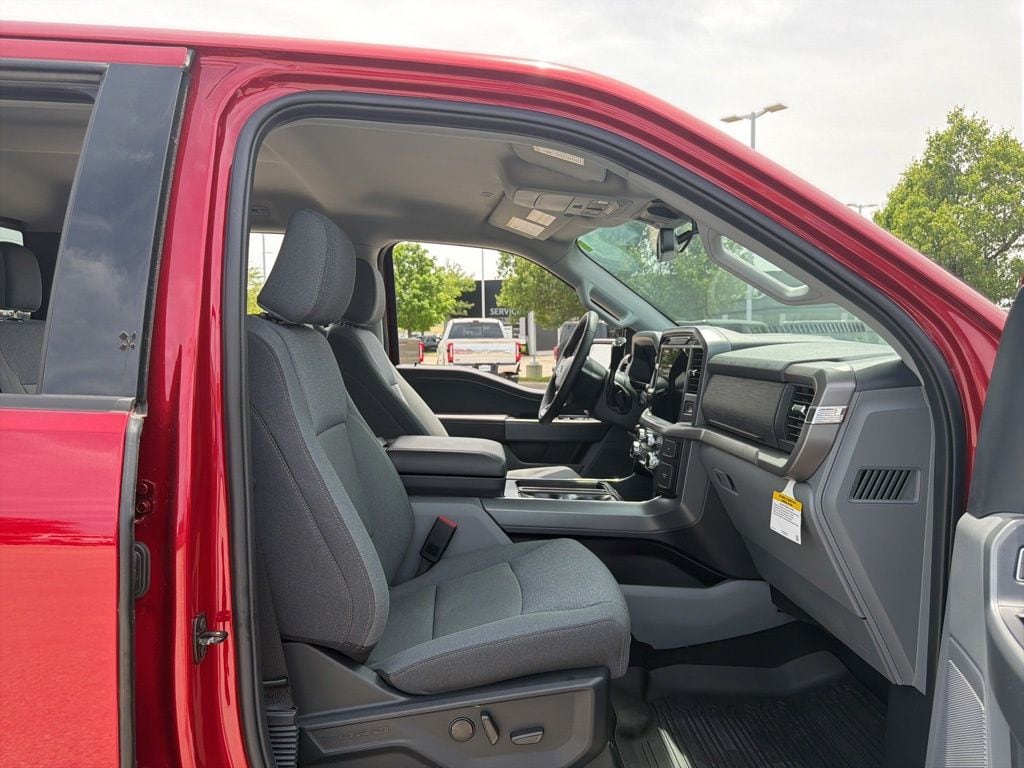 2025 Ford F-150 XLT - Photo 23