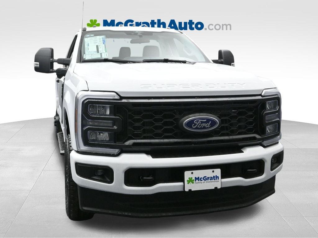2025 Ford F-350 XL photo 3