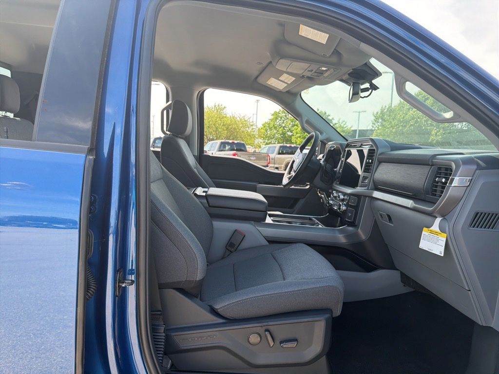 2025 Ford F-150 XLT - Photo 20