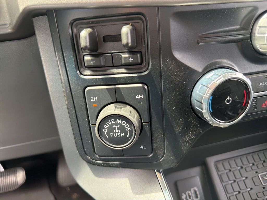 2025 Ford F-150 XLT - Photo 13