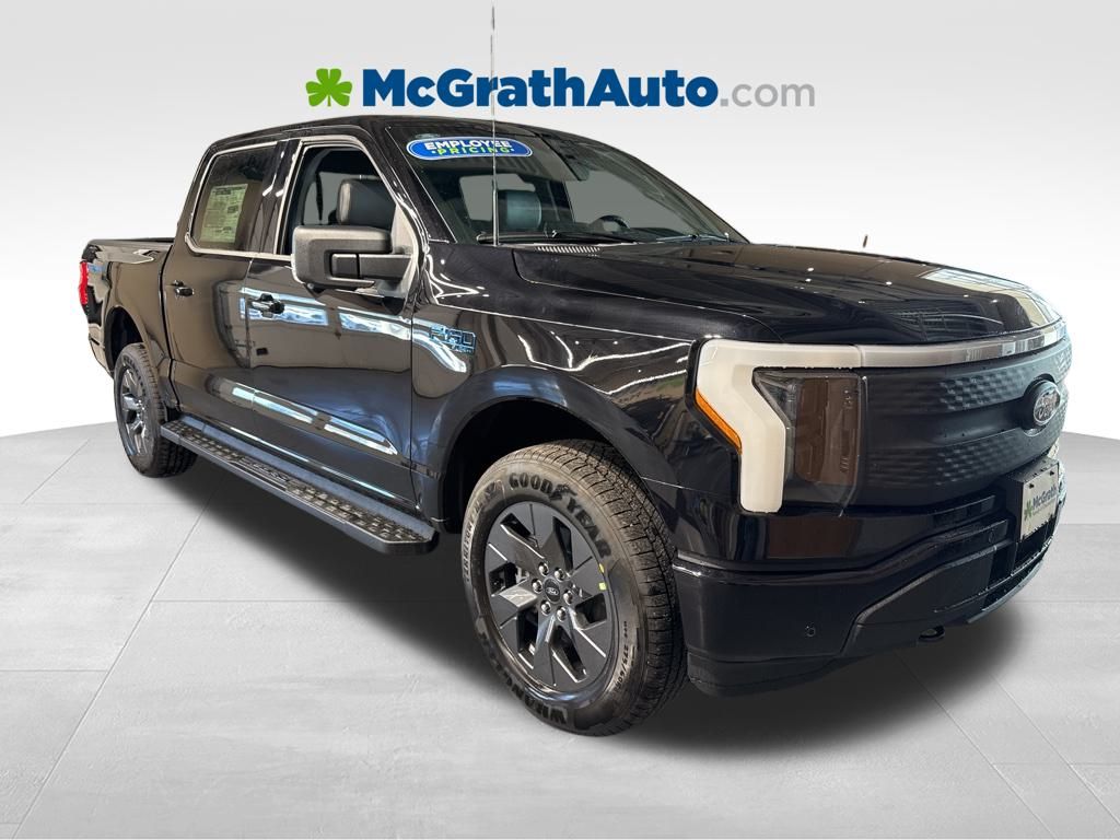 2025 Ford F-150 Lightning Flash's photo