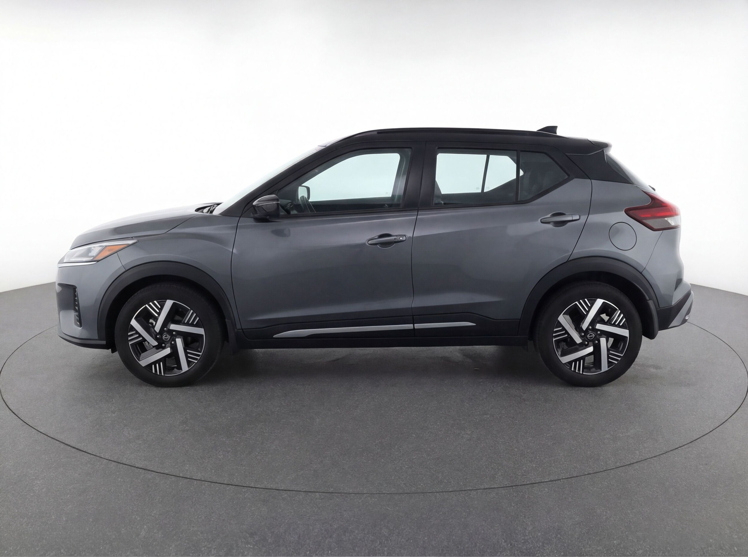 Thumbnail: 2025 Nissan Kicks - 4