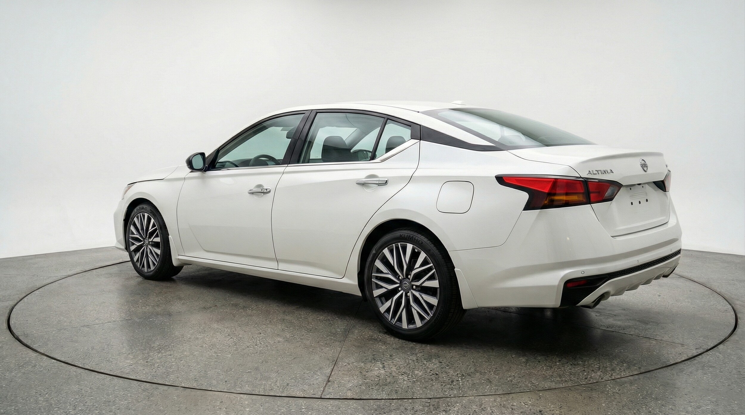 Thumbnail: 2025 Nissan Altima - 5