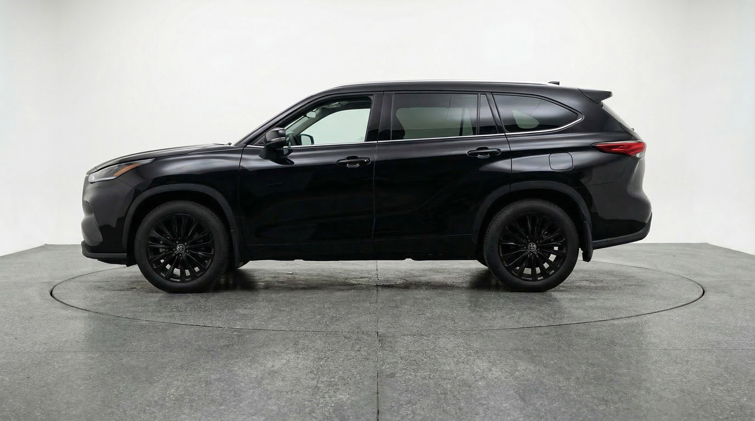 Thumbnail: 2025 Toyota Highlander - 5