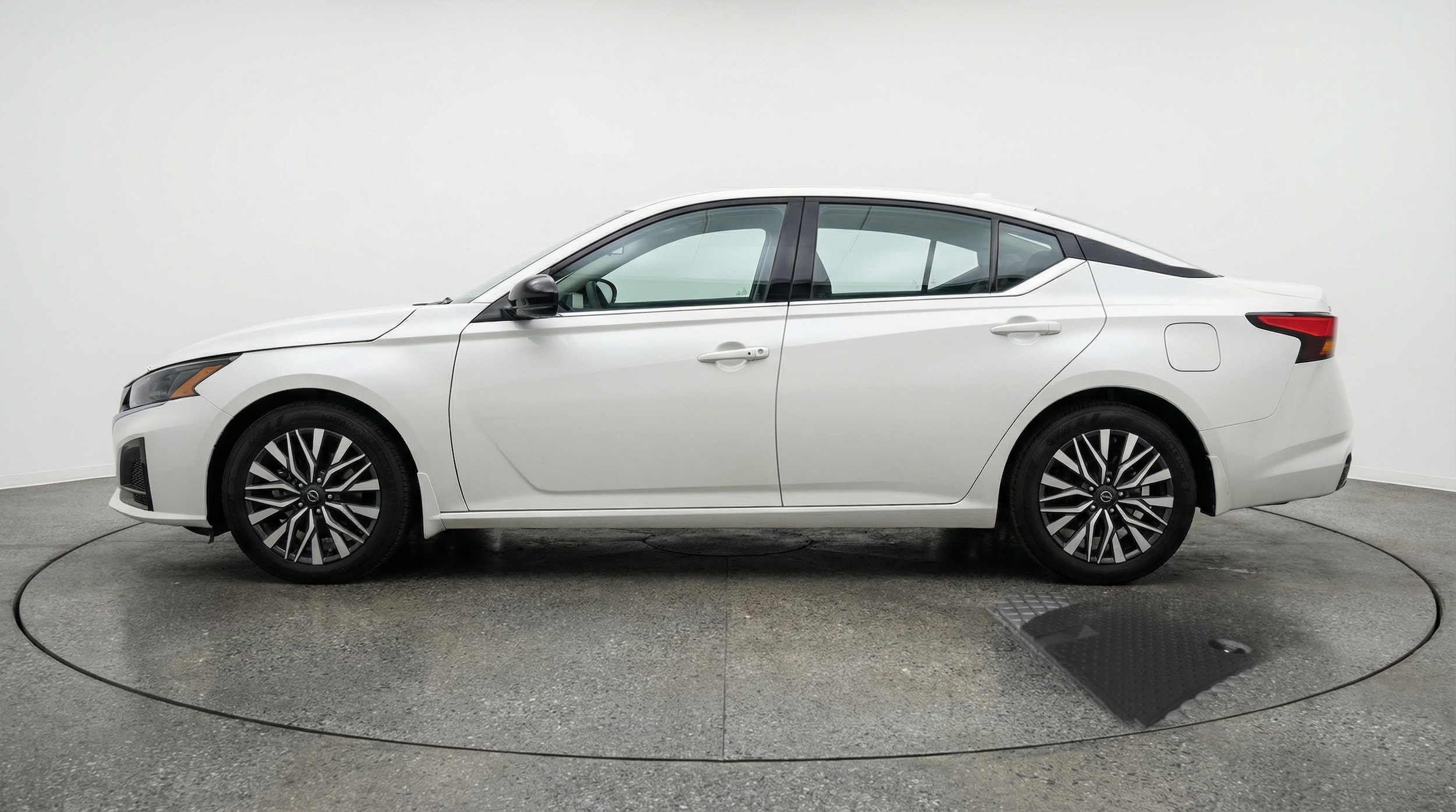 Thumbnail: 2025 Nissan Altima - 4