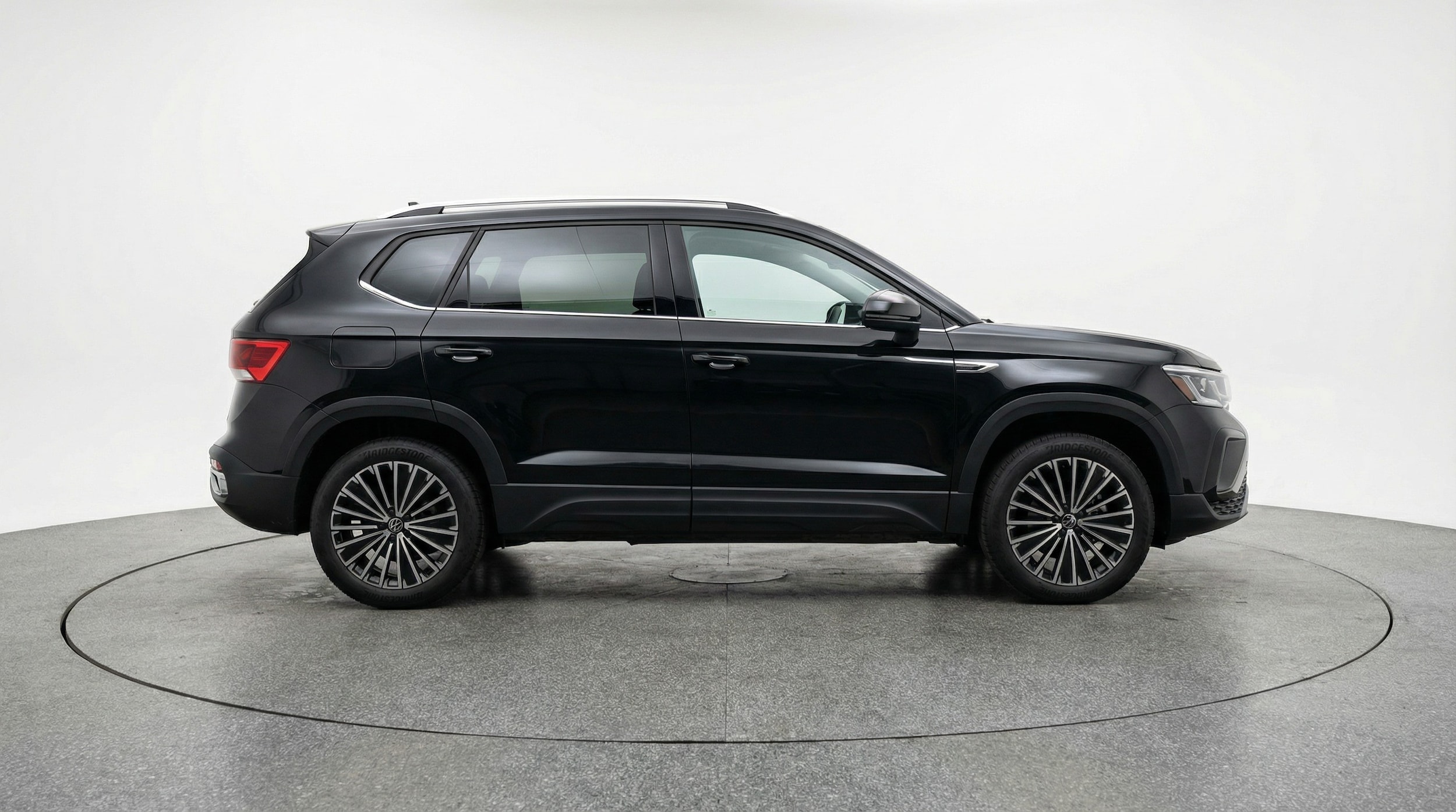 Thumbnail: 2025 Volkswagen Taos - 8