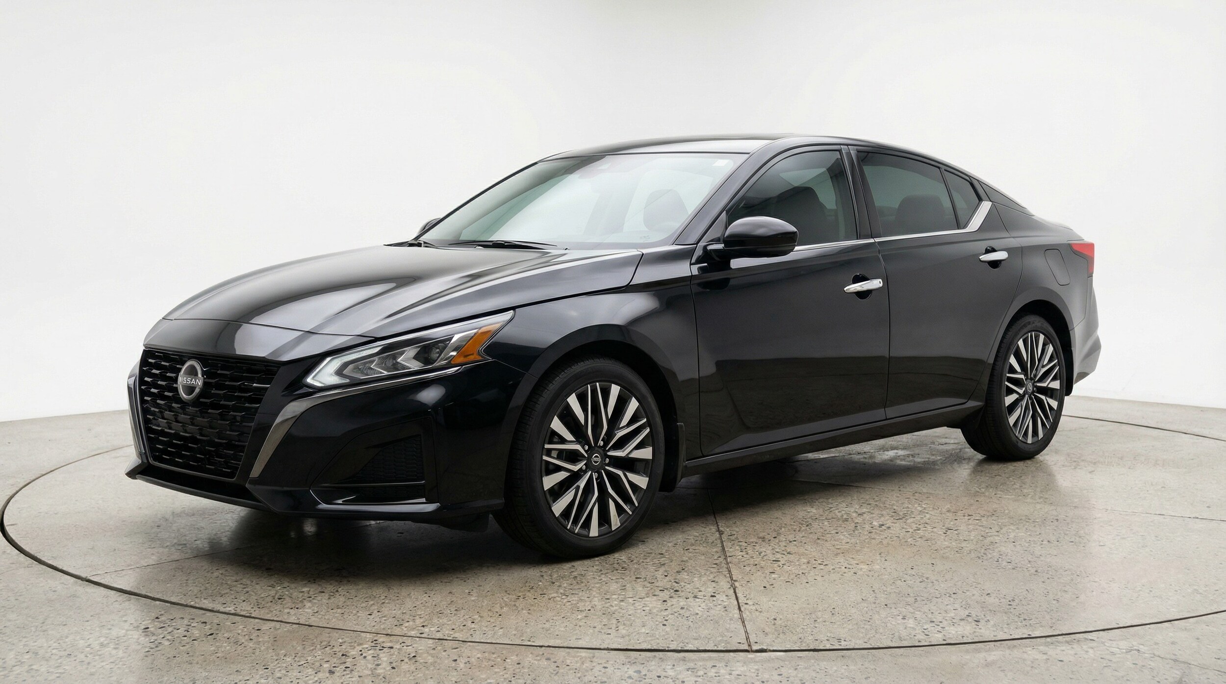 Thumbnail: 2025 Nissan Altima - 3