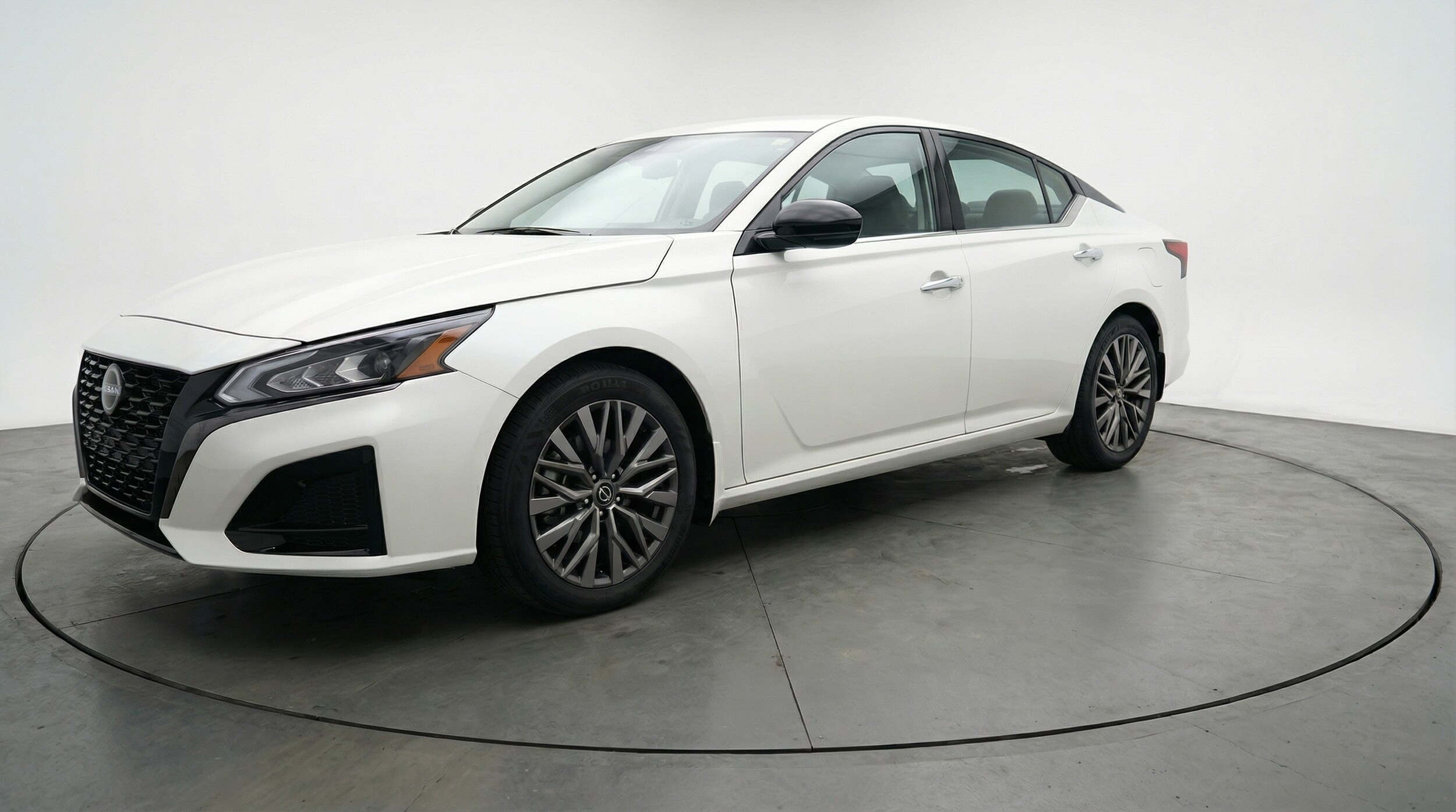 Thumbnail: 2025 Nissan Altima - 3