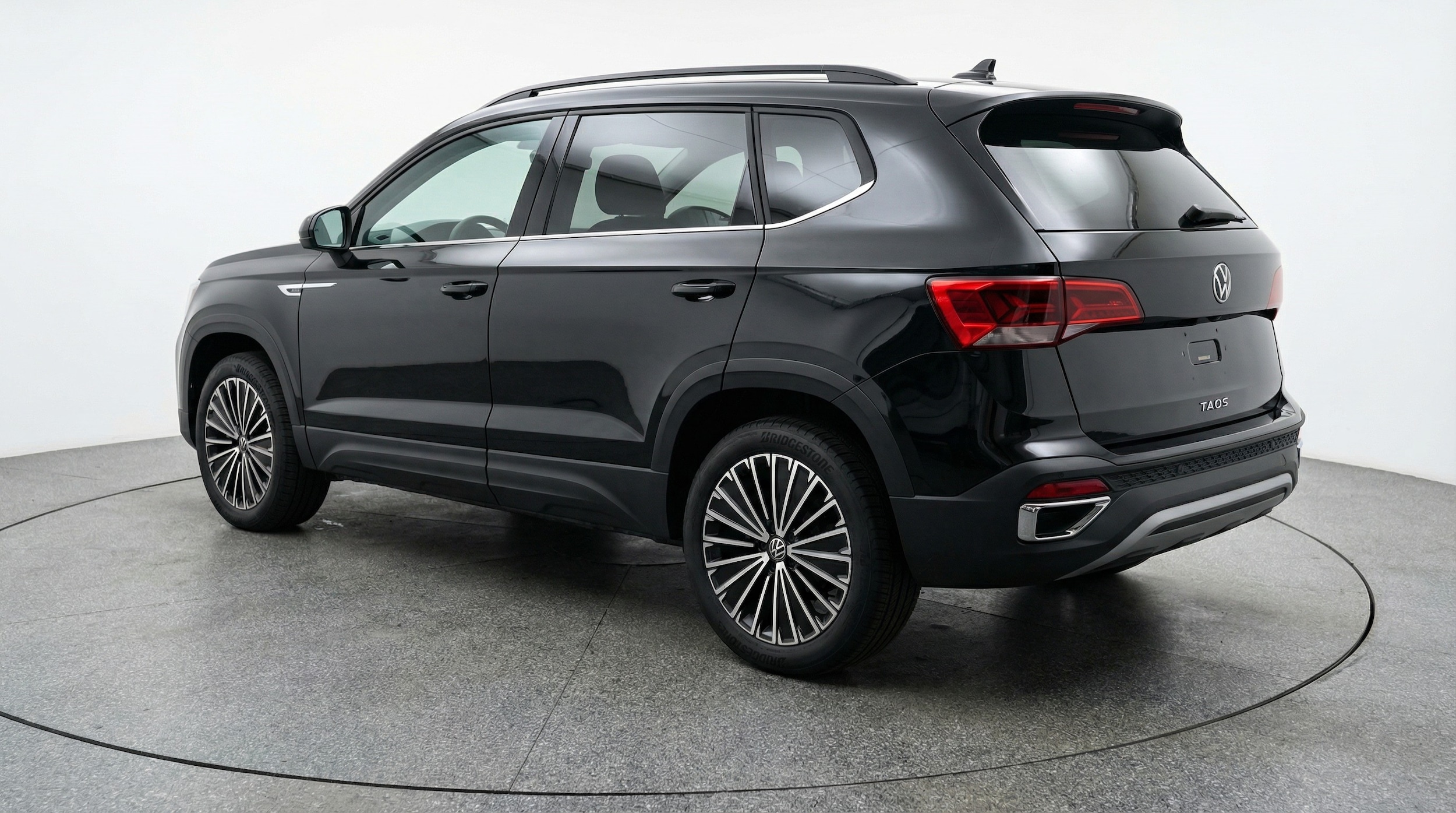 Thumbnail: 2025 Volkswagen Taos - 5