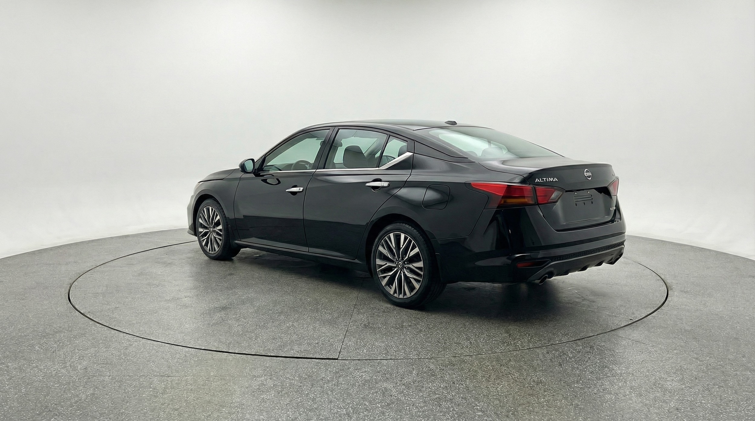 Thumbnail: 2025 Nissan Altima - 5