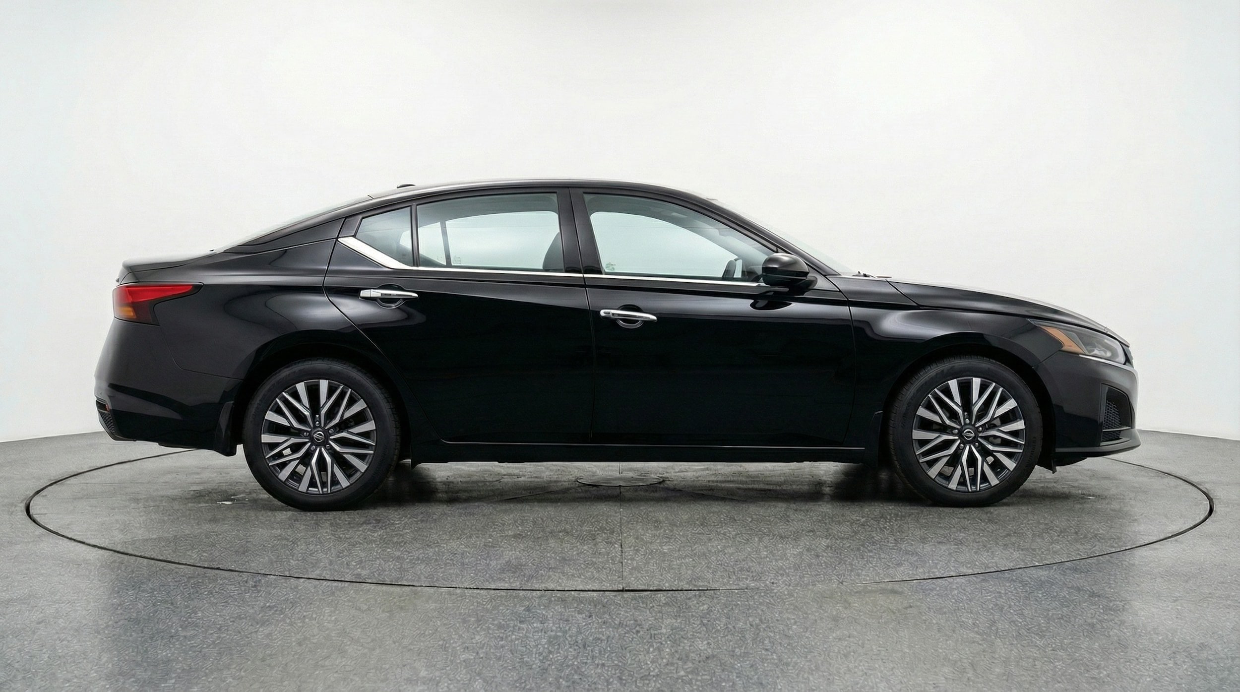 Thumbnail: 2025 Nissan Altima - 8