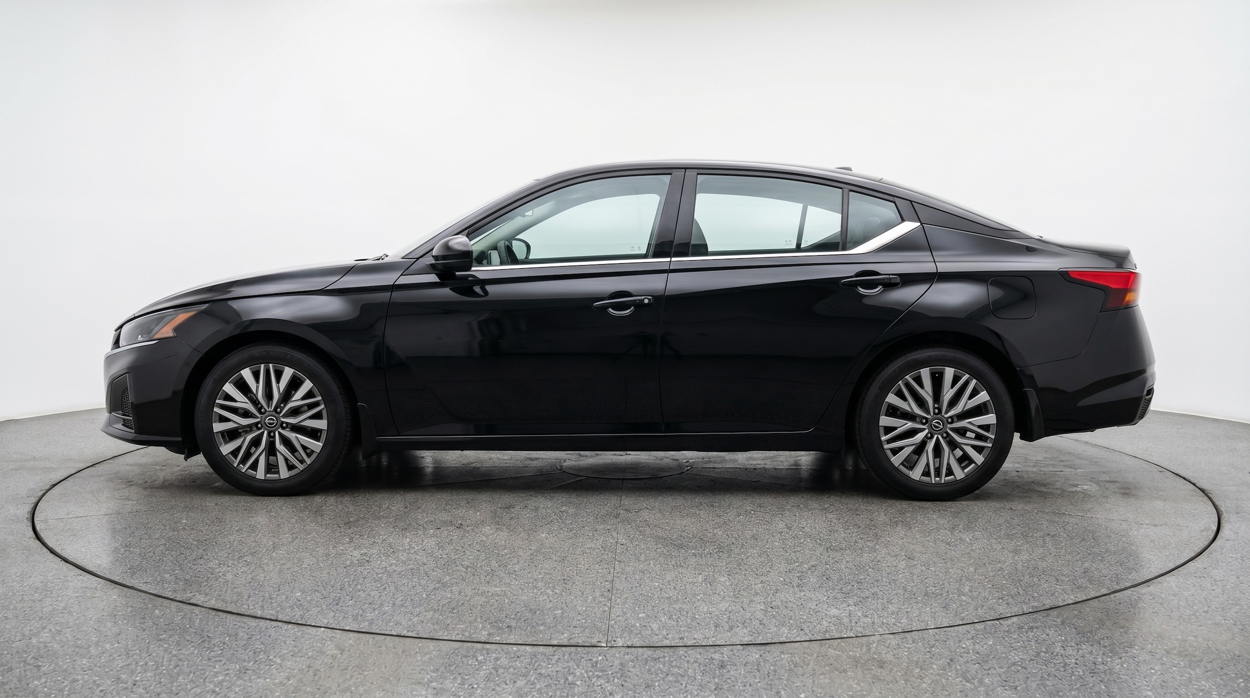 Thumbnail: 2025 Nissan Altima - 4