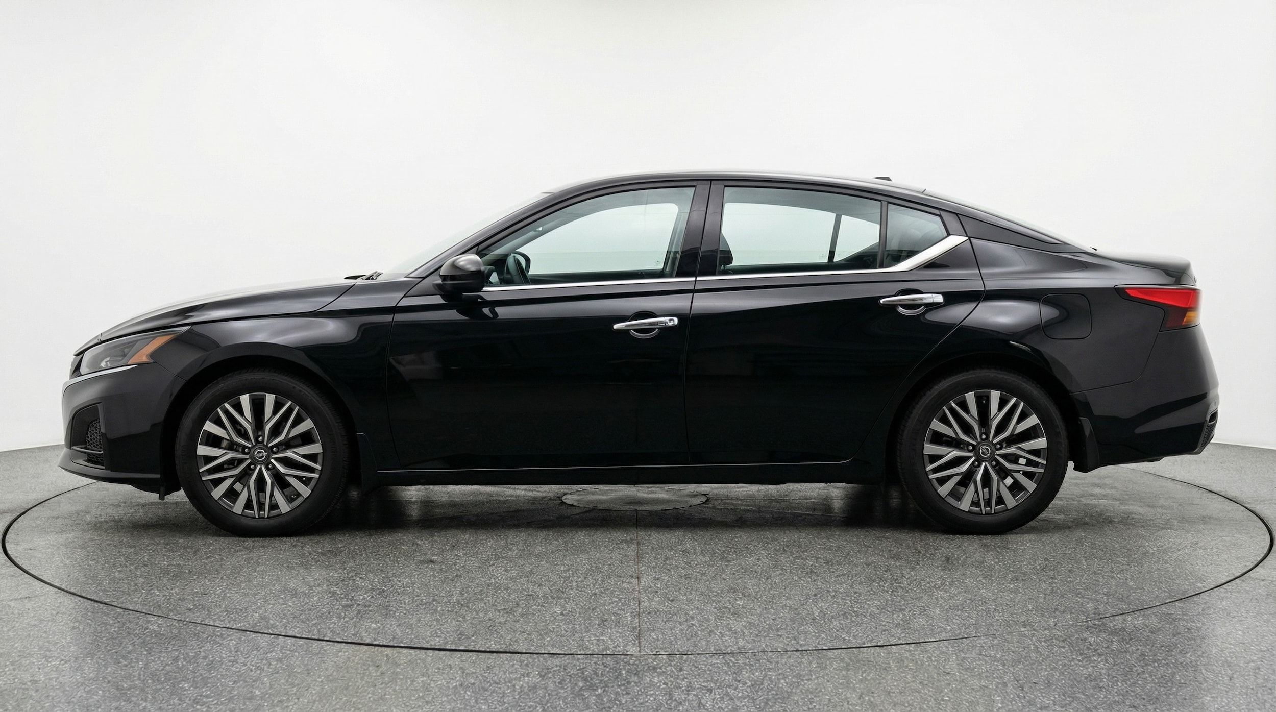 Thumbnail: 2025 Nissan Altima - 4