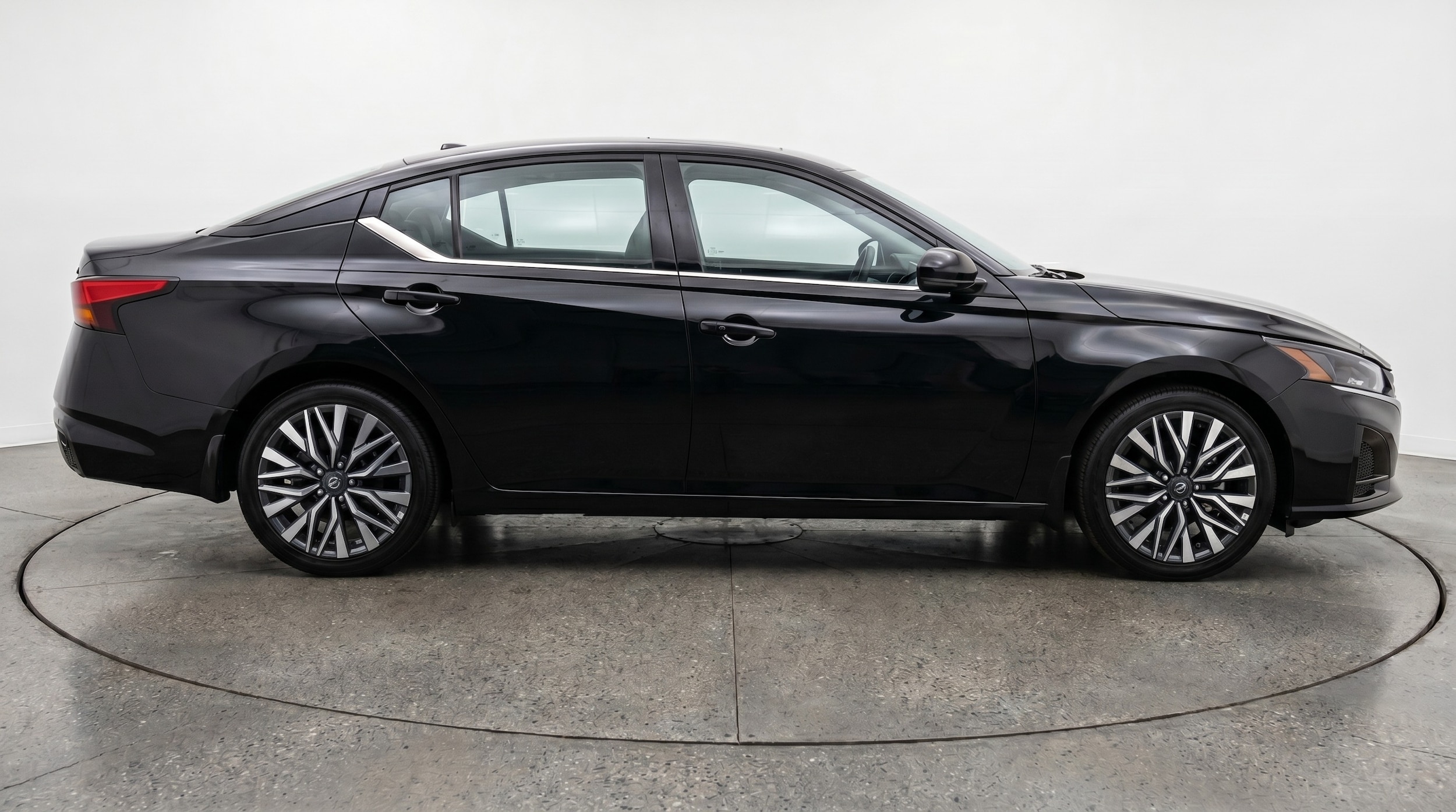 Thumbnail: 2025 Nissan Altima - 8