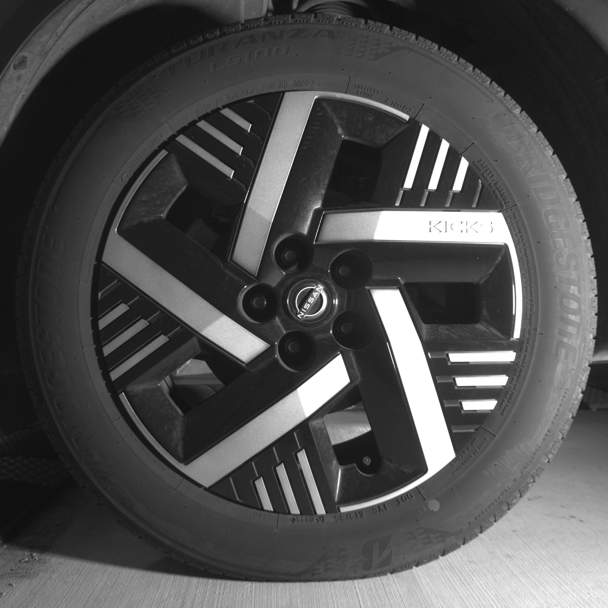 Thumbnail: 2025 Nissan Kicks - 9