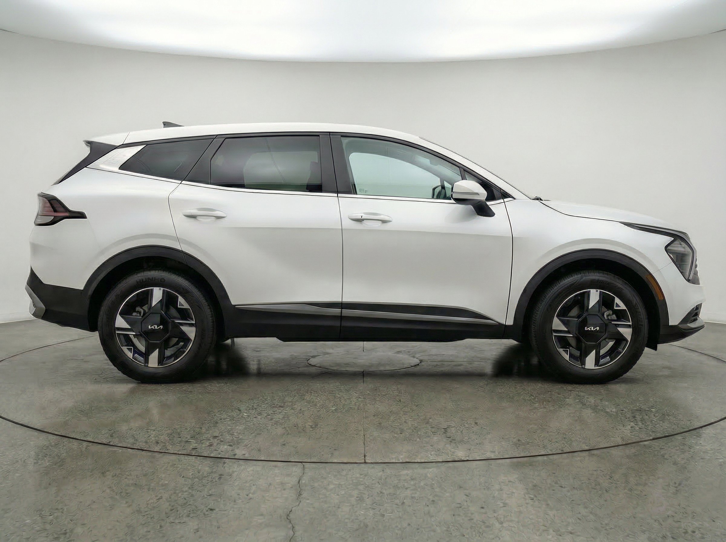 Thumbnail: 2026 Kia Sportage - 10