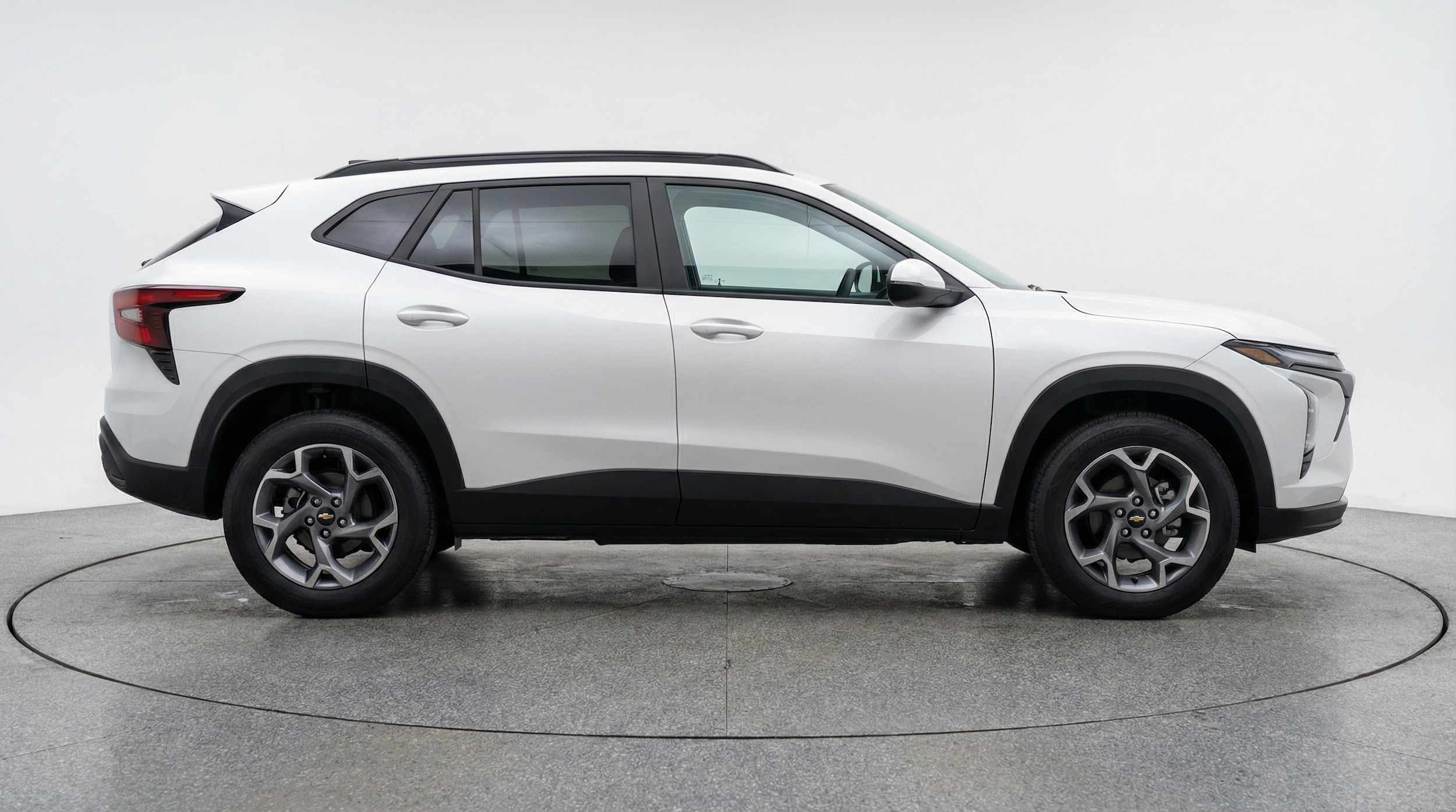 Thumbnail: 2025 Chevrolet Trax - 8