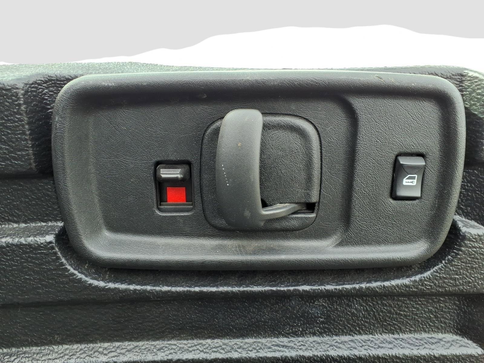 2024 GMC Savana Cargo Work Van - Photo 25