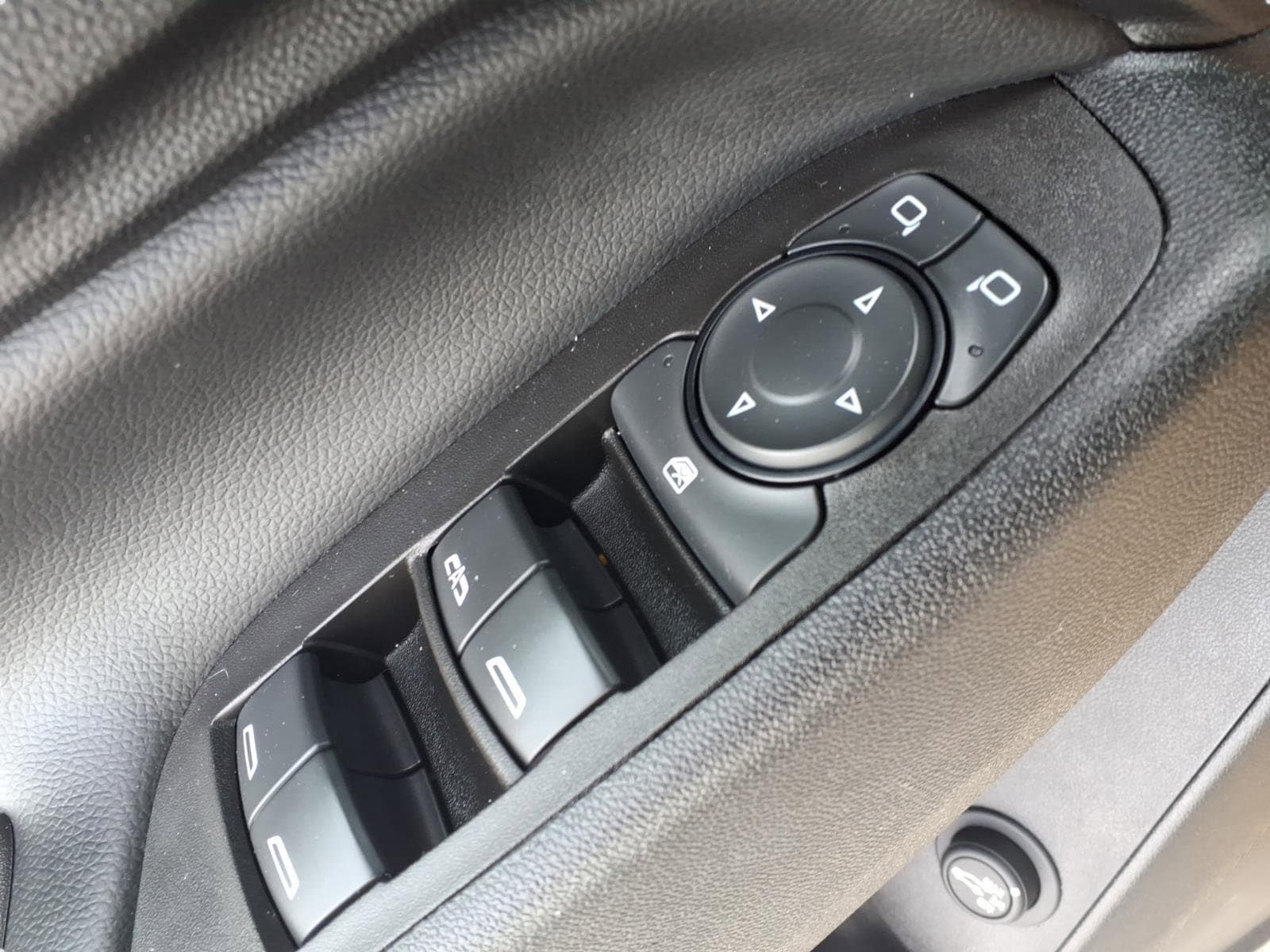 2020 Chevrolet Equinox LT - Photo 16