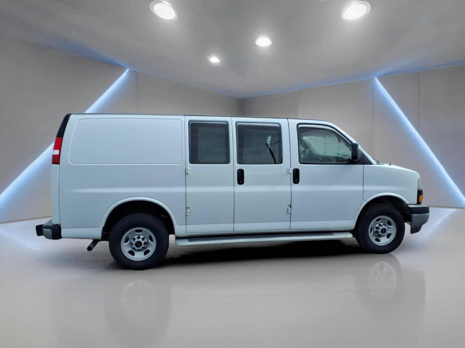 2024 GMC Savana Cargo Work Van - Photo 8