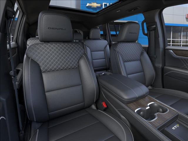 2026 GMC Acadia Denali - Photo 16