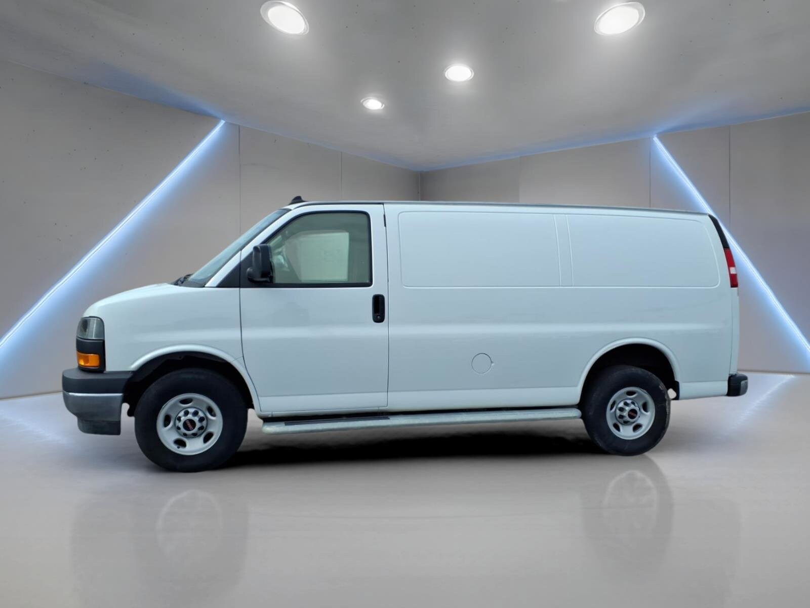 2024 GMC Savana Cargo Work Van - Photo 4