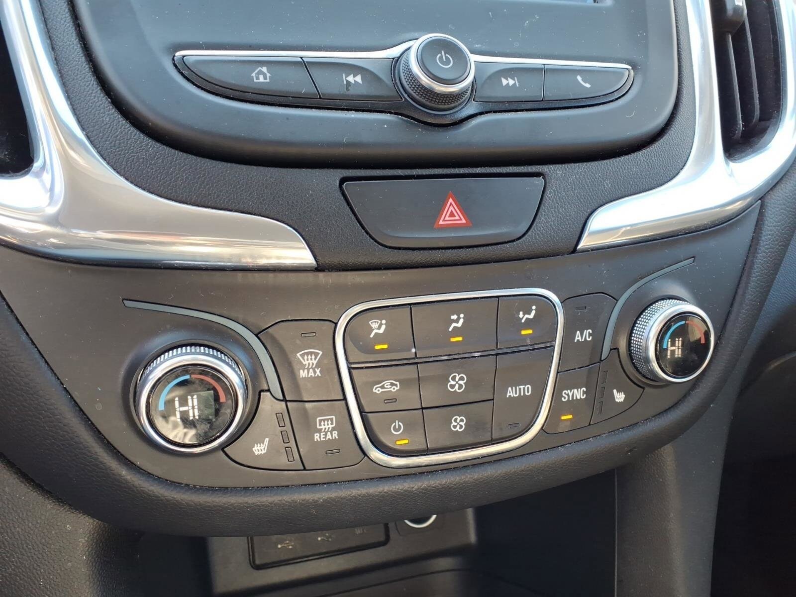 2021 Chevrolet Equinox LT - Photo 11