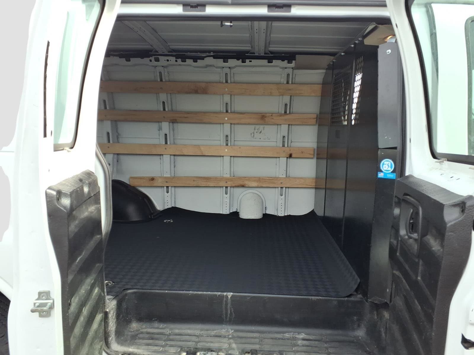 2024 GMC Savana Cargo Work Van - Photo 23