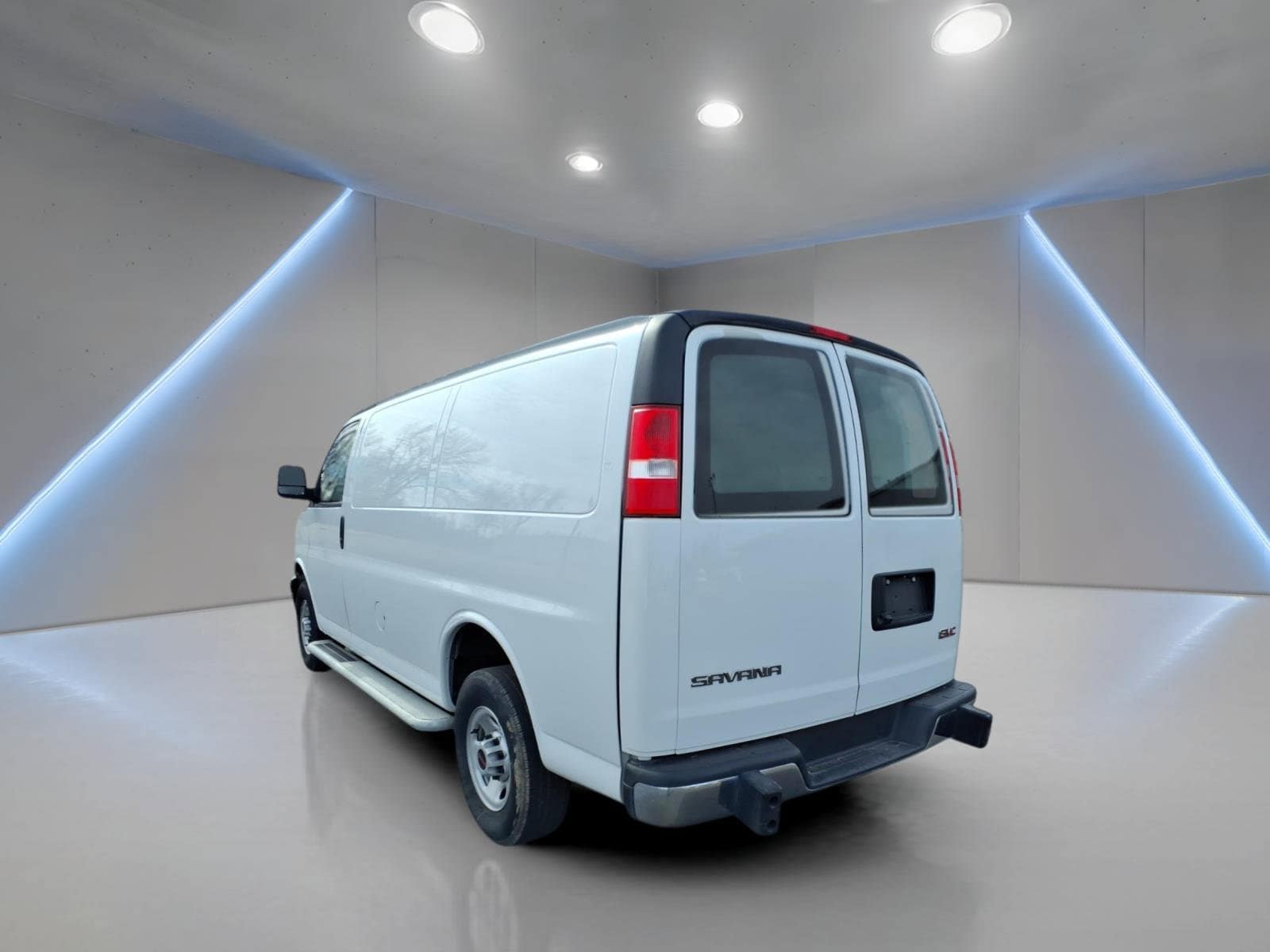 2024 GMC Savana Cargo Work Van - Photo 5