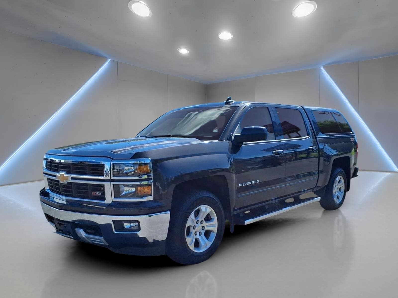 Used 2015 Chevrolet Silverado 1500 LT with VIN 3GCUKREC1FG179396 for sale in Freeport, IL
